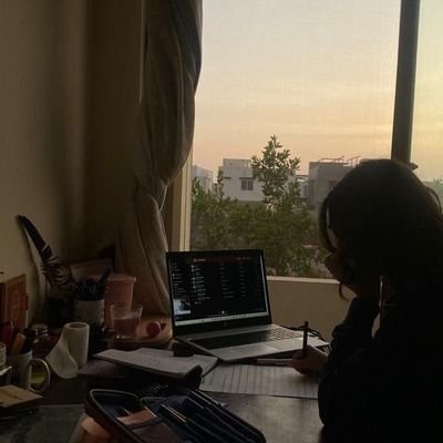 #studytwt e outras | futura psiquiatra estudando para dar orgulho ao namjoon e ter uma vaga na federal.