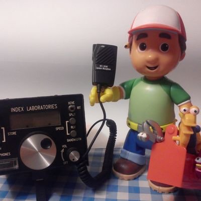 Leer, escribir, radio y mundo, no política
Ni malos rollos, enamorado de mi luchadora familia. Electrónica, cacharreo y radioaficionado, QRP total, 8 y 16 bits.