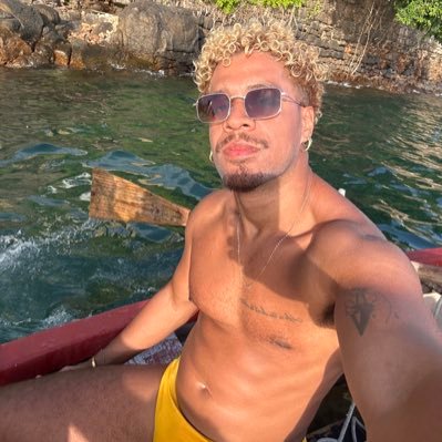 almeidaluc2's profile picture. o próximo é sempre melhor, vai por mim