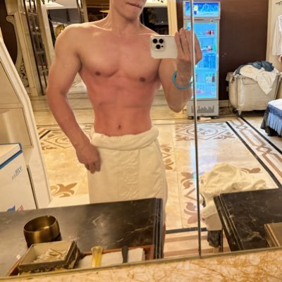 luojiashan000's profile picture. 大号 @luojiashan0 之前的小号密码和注册邮箱密码都忘了 为了防止宝子们把我弄丢了 再注册一个小号 以后会在这个小号发些日常 对我有兴（性）趣的可以关注一下哈 3万以上真粉的可以互推