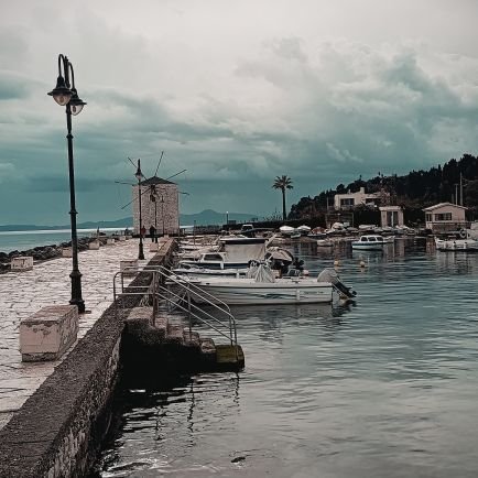 paktites's profile picture. 