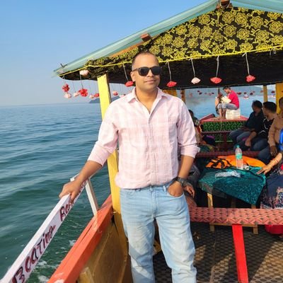 mrbmanas's profile picture. Live free live Young