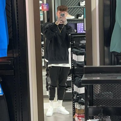 Former Starcraft 2 Progamer. Walking the way of relevancy. Trying to get gud.