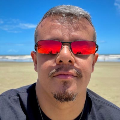 “Apaixonado por sorrisos, piadas sem sentido e comida”