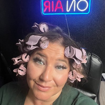 @LindsayyOnAir
