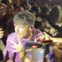 selin saw louis x2 (@lovingonw) 's Twitter Profile