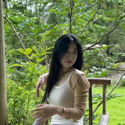 追求生活的美好,体验刺激的旅行,比起按部就班的人生,我更享受及时行乐的快感,,希望能找到适合自己的人,一起追求刺激~ #上班族一枚