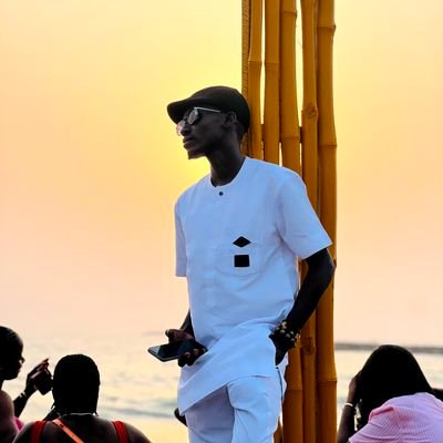 Oluwatosin2706's profile picture. Barcelona ❤️💙 | Messi🐐| 🎹  🎵