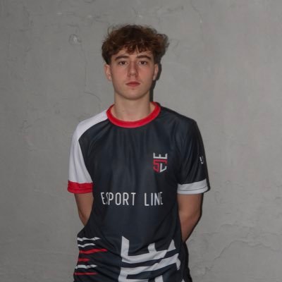 🇫🇷17 / joueur trackmania pour @eSport_Line_ / Contact : @Jerry_TM_ 🥸