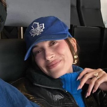 helenaestuda's profile picture. 'you still have enough time to become all you want in life'