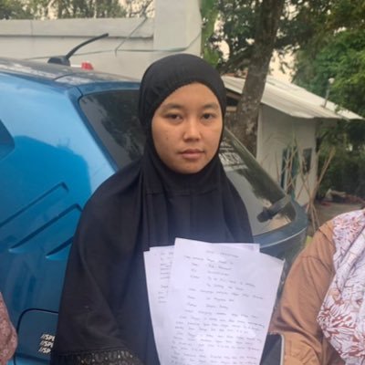Sindikat Penipu & Skandal Seks. Diceraikan suaminya & menelantarkan anak karena melakukan penipuan & melacur lalu kabur. Jadi Supir Taksi Listrik.