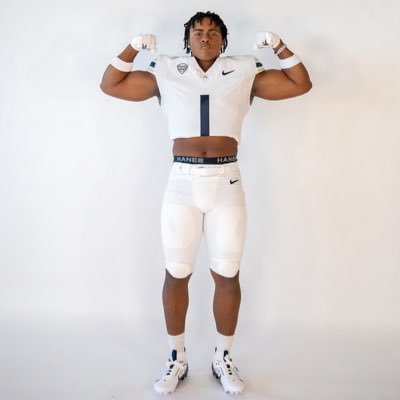 40 Yard Dash 4.5 | Position LB | Height 6’2”| 225LBS |https://t.co/j4wteZkb0t