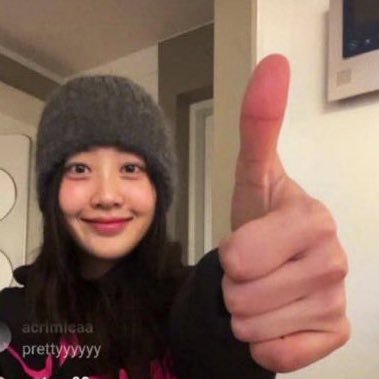 twicesgowon's profile picture. i just be on here