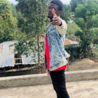 FSyrel's profile picture. Human/Educator