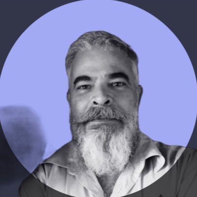 Locución, producción de audio, escritor de ocasión. Independiente / @somosdixo. ¿Dudas, comentarios? eduardo@albornoz.mx