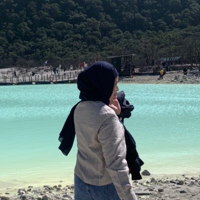 masih unis kok meskipun dah lama ga update, hehe.
