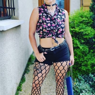 🇲🇫MILF, mariée, libertine🔥et peut être ta voisine🔥
Compte géré par Mon Maître et moi sa soumise
#pornamateur #exhib #hotwife.
🔞Créateur de contenu🔞MYM🔞