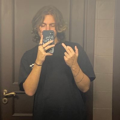 uwufaake's profile picture. 