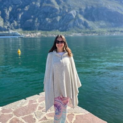 Tinkerrbell8's profile picture. Tinkerbell 😍 Bilim ⚛️, yoga🧘🏼‍♀️🕉, yemek😋 ve arada bir seyahat ✈️ arasında varolan bir garip insan 🙈