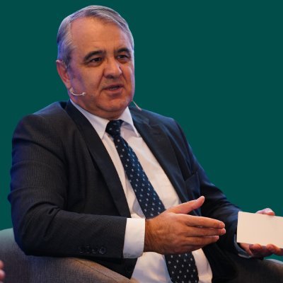 Türk, Türkiye ve Dünya ile ilgili problemler beni bağlar. Takip ediyor olmam kişiyi onaylıyorum anlamına gelmez. Twiti beğenmem de sadece hatırlamak içindir.