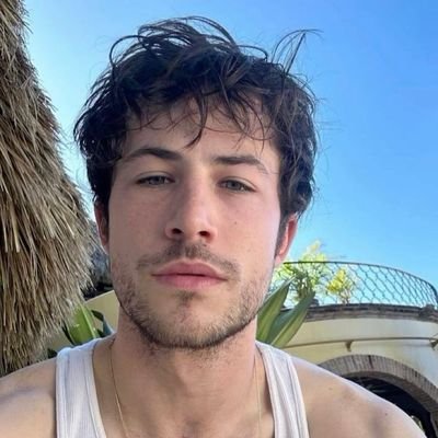 ⠀⠀ I wanna paint your face like you're my Monalisa.