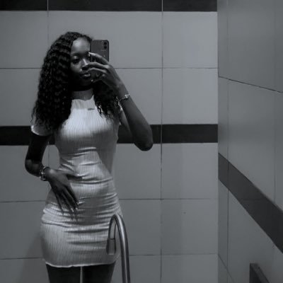 photographer 📸❤️||Football fan (Manchester utd fc)||😊 Anime|| ,freelancer|| UI/UX Designer,||Graphic designer|| IG Esther__itohan|| Content Creator 🫶🏼
