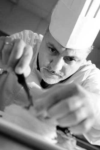 MILTOSKAROUBAS's profile picture. 