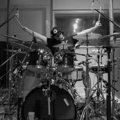 Musician, Drummer, TechGeek, Gamer, and sometimes a goddamn freak.. Manga and Anime Lover, Linux newbie.. And generally... I dont give a damn about twitter.. =)
