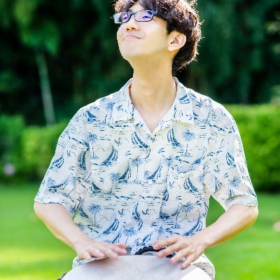 ドラム・マリンバ教室「Arhythmusica(アリスムジカ)」、高島平ドレミ音楽教室、代々木アフタースクール「Creo-BOX」講師 / 打楽器レッスン/打楽器レコーディング/ライブサポート/吹奏楽・オーケストラ出演 etc.
お問い合わせはこちら➡shin.dagakki@gmail.com