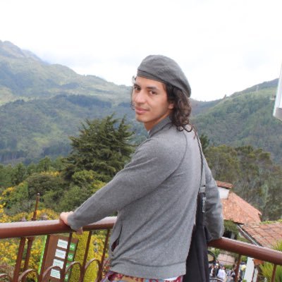 Licenciado en hablar macumba desde algún lugar del mundo. Mi casa ya no es un amanecedero a veces no siento una casa. Se siente raro vivir, siendo yo mi hogar.