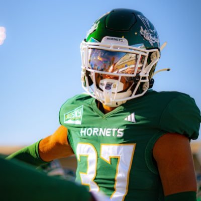 Defensive Back at Fullerton College 6’3-185 #swarmcity