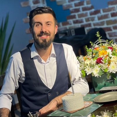 mahdibeyk's profile picture. "فارغ التحصیل حقوق دانشگاه تهران"