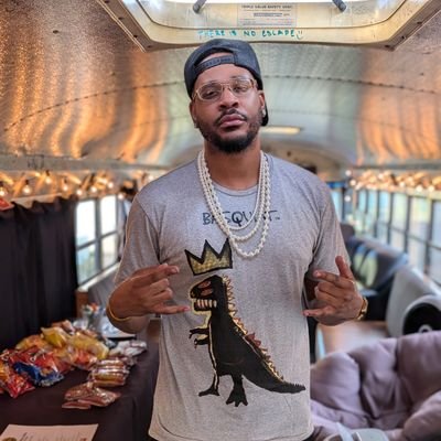 BigLegend785's profile picture. Sports and Politics junkie... life is beautiful... but this shit can get ugly real quick 💪🏾