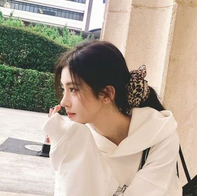 NianY79935's profile picture. 喜欢看泰百剧，互关