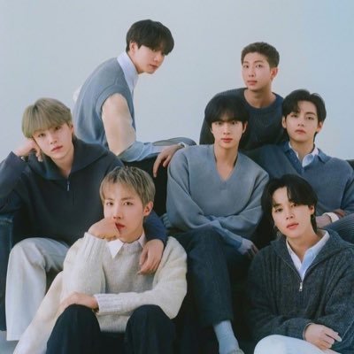 OT7 🇨🇦🇮🇳89’ liner 🥂 Busan Concert made me #BTSARMY for life 💜🥂 🐨 🐱 bias/wrecker 🎶 is life