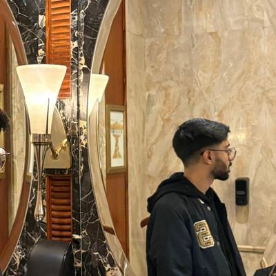 MaiHiteshHoon's profile picture. What you lookin' at?