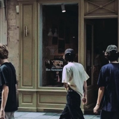 qihngy1494851's profile picture. 