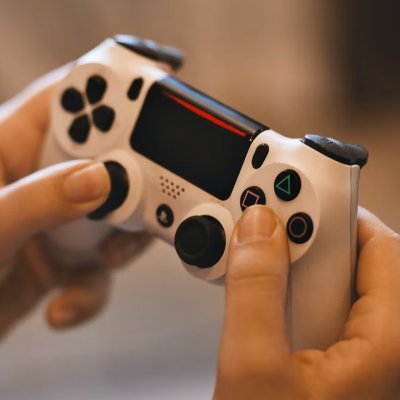 AxelMC_'s profile picture. a goat with a computer