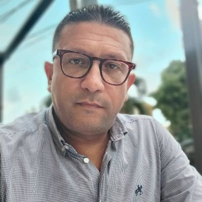 قد يحاولون ضرب مصداقيتك قولا.
فالنتيجة أكثر إقناعا.
إفعل ما أنت فاعل رغم ما زعموا.
فما كل متفرج بفارس.
يرى البعض نفسهم فرسانا.
و ما لكل جواد فارس.