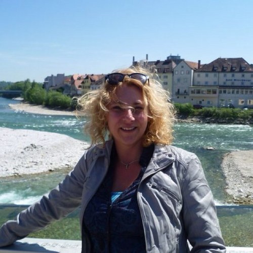 Bladenmanager's profile picture. Multi channel content specialist :) moeder van 3, spinning@fit4all, very in love with neighbour, sex in the city bff's and more...