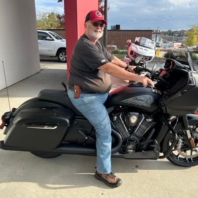 Husband, granddad, Bagua man, veteran, Chieftain rider, music lover and all around fat guy. Retired psychotherapist, now judgmental curmudgeon. Roll Tide🐘