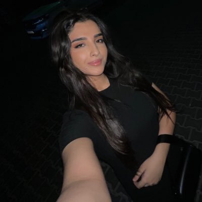 shnyarr27's profile picture. 