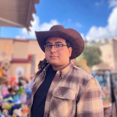 Estudiante de Relaciones Internacionales por la @UAQmx. Profesor de Historia y CC. SS.