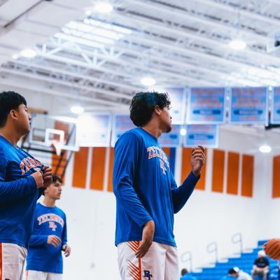 C/o 2028 | 6’2 Combo Guard | Benson High school, OR | GPA: 4.0 | ig: maluniko._ | #503-568-2634 | email: niko.malu12@gmail.com