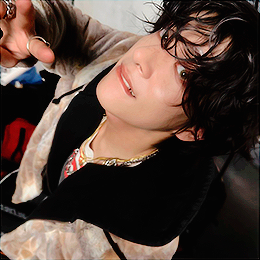 J52YS's profile picture. stαr 𝐜𝐡𝐚𝐬𝐞𝐫 — got thαt tαste of heαven,
midsummer's 𝐥𝐚𝐭𝐞 dreαm ( αngelic αura.