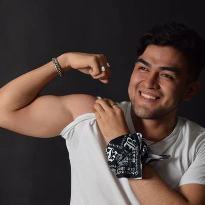 FR_edits_'s profile picture. 𝑆𝑜𝑦 𝑢𝑛 𝑎𝑟𝑡𝑖𝑠𝑡𝑎 🇲🇽 /
𝐸𝑑𝑖𝑡𝑜𝑟 𝑑𝑒 𝑣𝑖𝑑𝑒𝑜𝑠 🎥 /
𝐹𝑜𝑡𝑜́𝑔𝑟𝑎𝑓𝑜 📷 /
Subo videos a YouTube