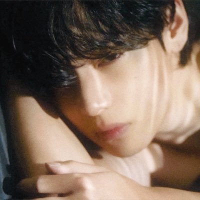 names lun 🐉 • omega taehyung enthusiast • mdni • bottom taehyung harem worshipper • all+v 🐯🐻• don’t like don’t interact 😬• pro-palestine/congo •