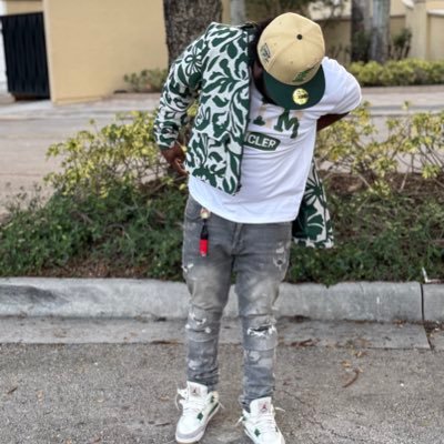 MegaMonsters Ceo 🤟🏿🅱️💫#CameraGod 📸 dm me for photoshoots/videos/promo actor business mogul risk taker