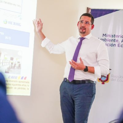 Ingeniero, MBA en Calidad y Productividad, MSC en Electricidad y Energias renovables, Funcionario del Sector Electrico, Presidente de Federios, BSC hasta la....