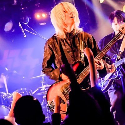 小夜の聲@sayo_no_koe とヨワノツキ@yowanoootsuki のベーシスト。**https://t.co/YMmA1Z5sGC*お仕事ご依頼などはこちらまで→isanabassist@gmail.com ↓オフィシャルHP↓